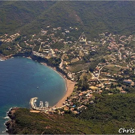 Roc A Mare *